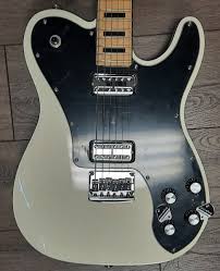 Guitarra Schecter PT Fastback OWHT Olympic White com Captadores Diamond UltraTron Humbucker e Ponte Diamond Hardtail 2146