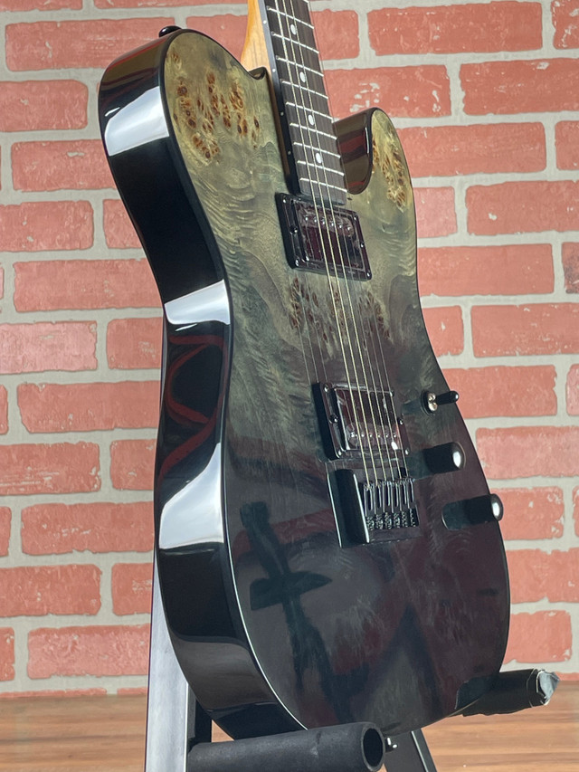 Guitarra Schecter PT Standard Black Fade Burst Burl com Captadores Schecter Diamond Plus e Ponte Floyd Rose 3955