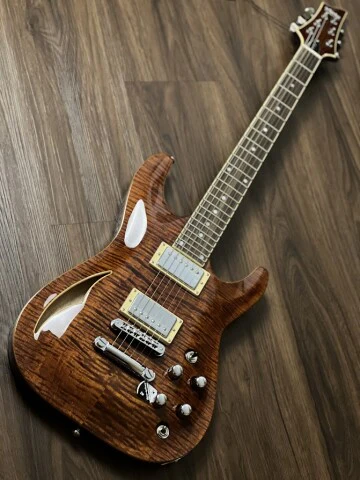 Guitarra Schecter C-1 E/A Classic CEP Cat's Eye Pearl com Captadores Schecter USA SuperCharger Mach-6 HH e Ponte Hipshot Hardtail 640