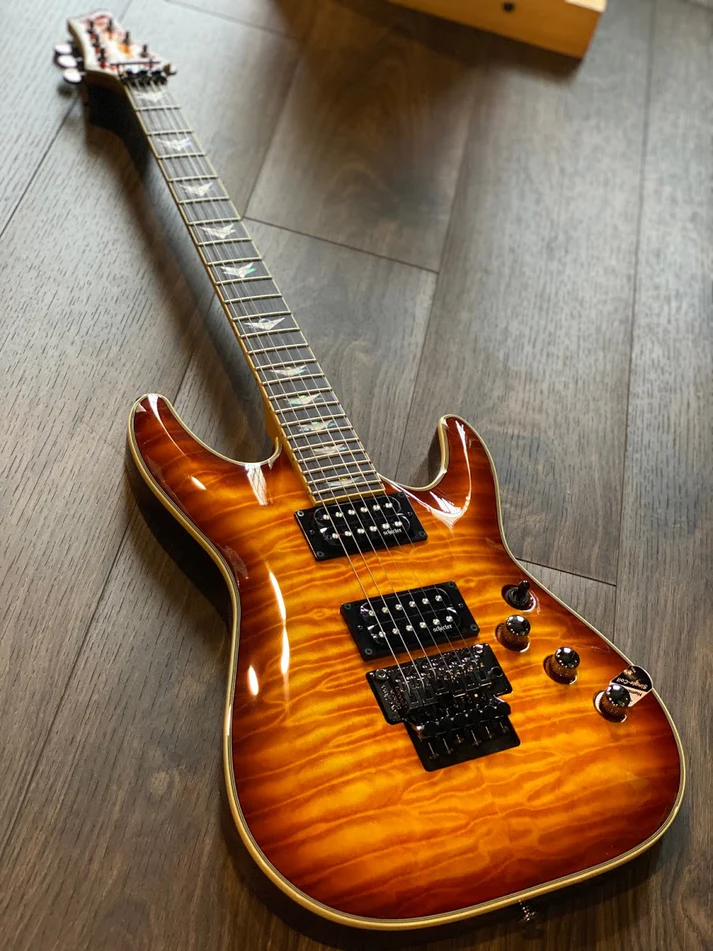 Guitarra Schecter Omen Extreme-6 FR VSB Vintage Sunburst com