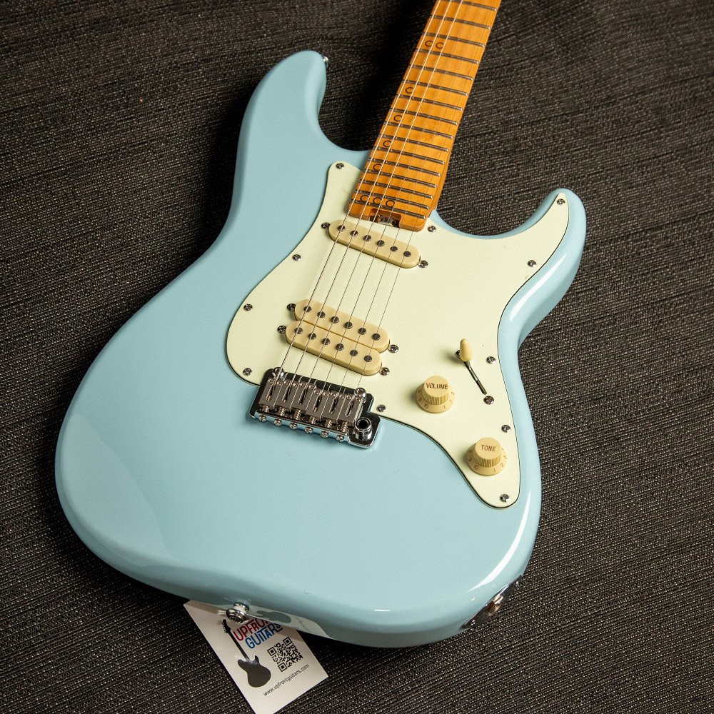 Guitarra Schecter MV-6 SSB Super Sonic Blue com Captadores Schecter Diamond 351 SSS e Ponte Schecter 2-Point Tremolo 4203