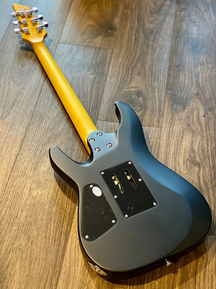 Guitarra Schecter C-6 FR Deluxe SB Satin Black com Captadores Schecter Diamond Plus HH e Ponte Floyd Rose Special 434