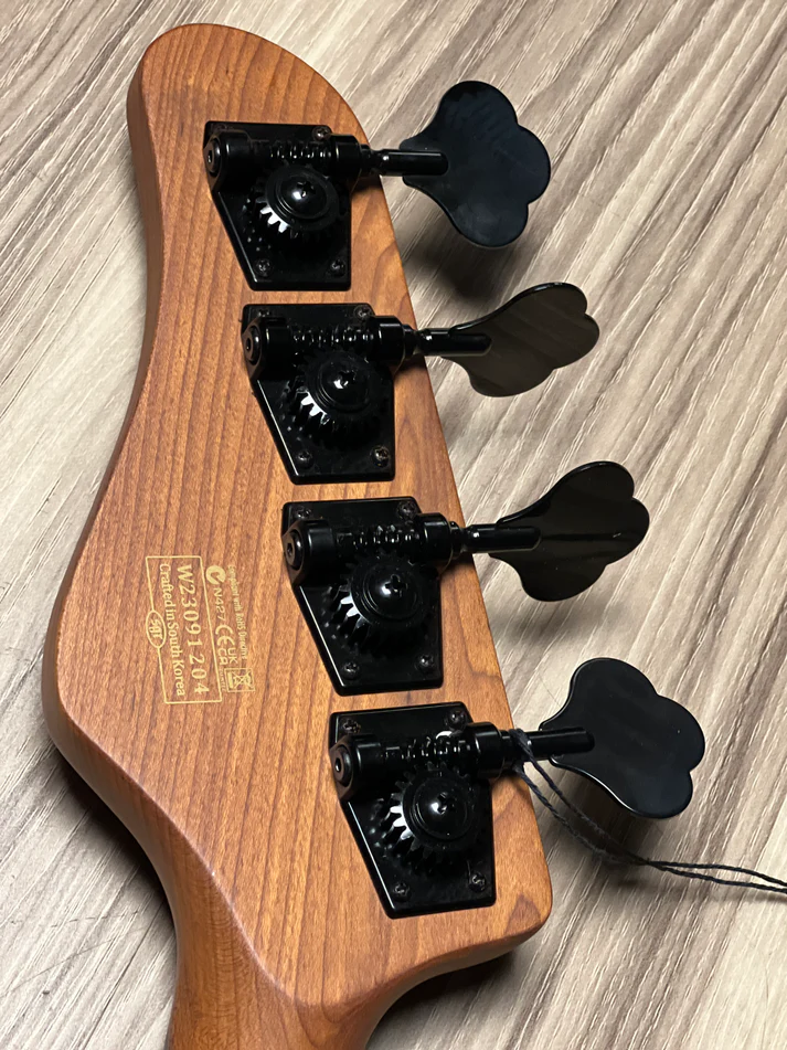 Contrabaixo Schecter Model-T-4 Exotic NS Natural Satin com Captadores EMG 35P4/35J e Ponte Schecter Custom Bass String Thru 2832
