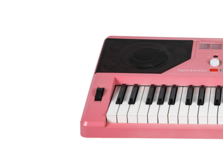 Teclado Digital Acordes K189 Rosa com 61 Teclas Sensíveis ao Toque e 300 Timbres
