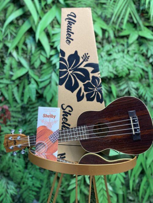 Ukulele Acústico Soprano Shelby SU21R STNT Satin Natural com Tampo Fundo e Laterais em Jacarandá Indiano
