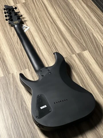 Guitarra Schecter Damien-7 SBK Satin Black com Captadores Schecter Diamond Active HB-105S e Ponte Schecter Custom Hardtail 2472
