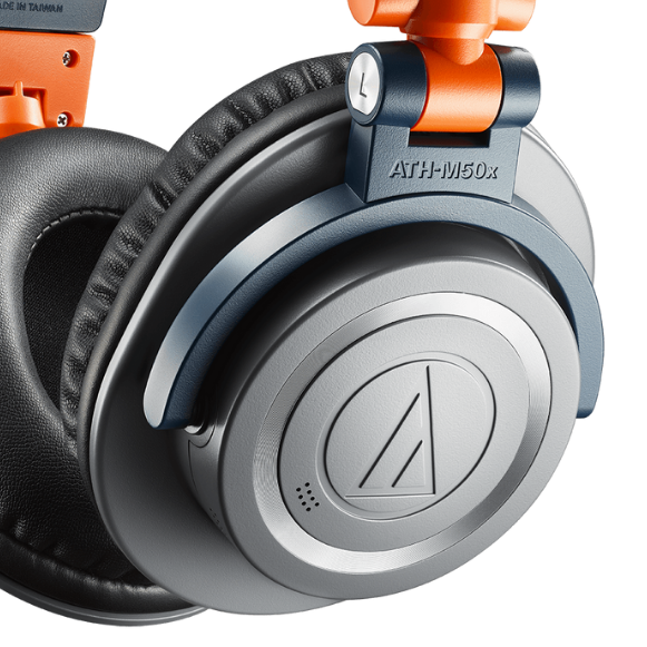Fone de Ouvido Profissional Sem Fio Audio-Technica ATH-M50xBT2 LAB Limited Edition com Drivers 45mm Neodímio, Bluetooth 5.0 LDAC e Bateria 50 Horas