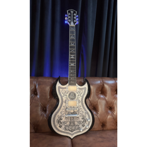 Guitarra Schecter IronWorks Barbarian Black Burst com Captadores EMG 81/85 Ponte TonePros TOM 4552