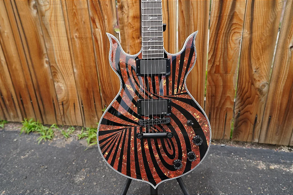 Guitarra Schecter Heathen Grail Tortoise Black Blizzard com Captadores SuperCharger Mach-6 e Ponte Hipshot Hardtail 4550