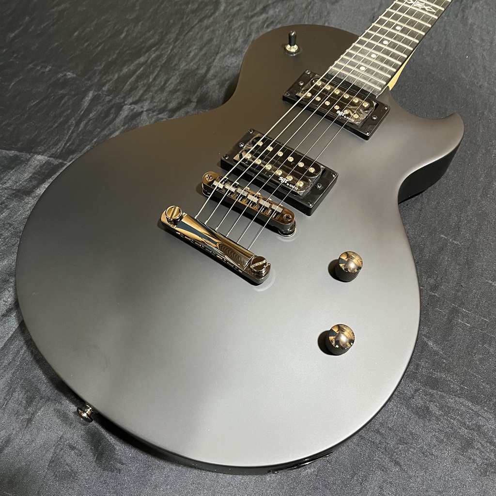 Guitarra Schecter Solo-II SGR Midnight Satin Black com Captadores Schecter Diamond SuperRock-II HH e Ponte Floyd Rose Special 3842