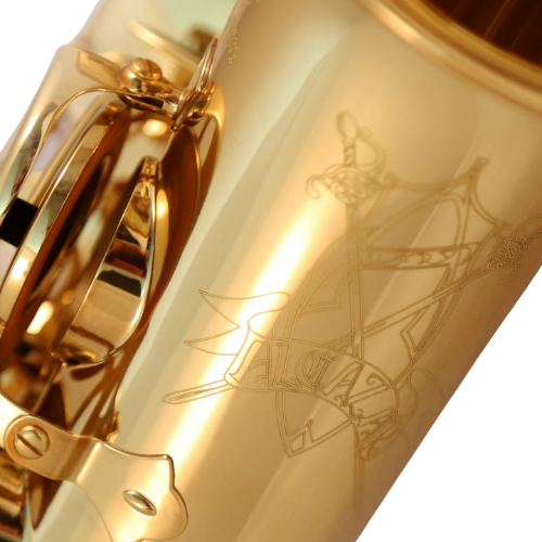 Saxofone Tenor Cannonball Tal Alcazar Gold Lacquered com Campana One-Piece Hand-Hammered, Trastes Jumbo Inox e Case Rígido Inclusos