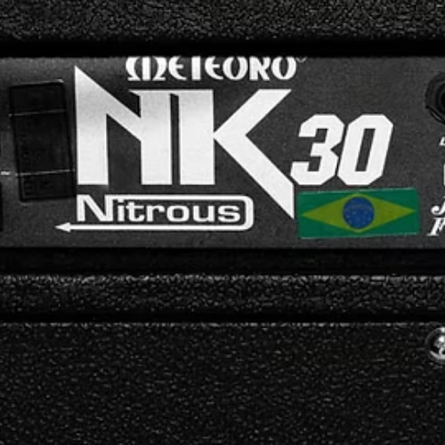 Amplificador Meteoro Nitrous NK30 30W 8 Polegadas para Teclado com Falante 8" Tweeter Piezo Entrada Hi/Low e Saídas para Caixa Externa Fones e Linha para Estudos e Apresentações