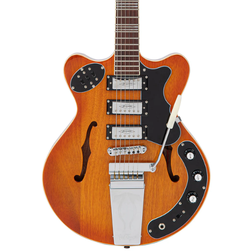 Guitarra Vintage Revo Series Superthin Amberburst com Corpo Okoume Braço Mogno Escala Jatobá 22 Trastes 3 Captadores Entwistle HFS63 Ponte Roller Vibrato Vintage