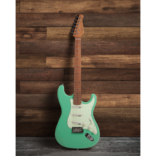 Guitarra Benson Hardy HD 901 SFG MGPG Surf Green com Captadores Wilkinson Alnico 5 Single-Coil Ponte Wilkinson Tremolo 2 Pivôs Pickguard Mint Green e Bag