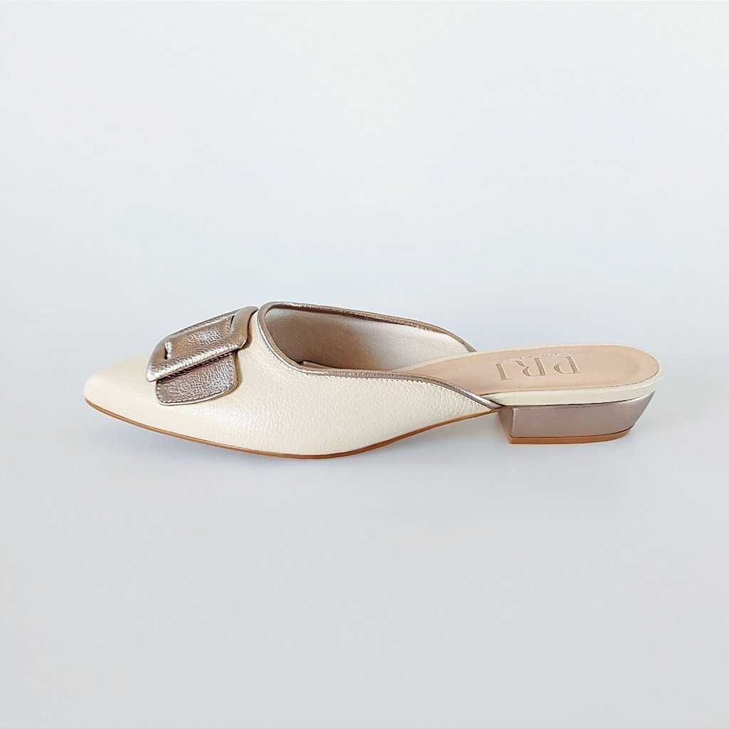 MULE SALTO BAIXO BLOCO COURO OFF WHITE PRATA VELHA CONFORTAVEL