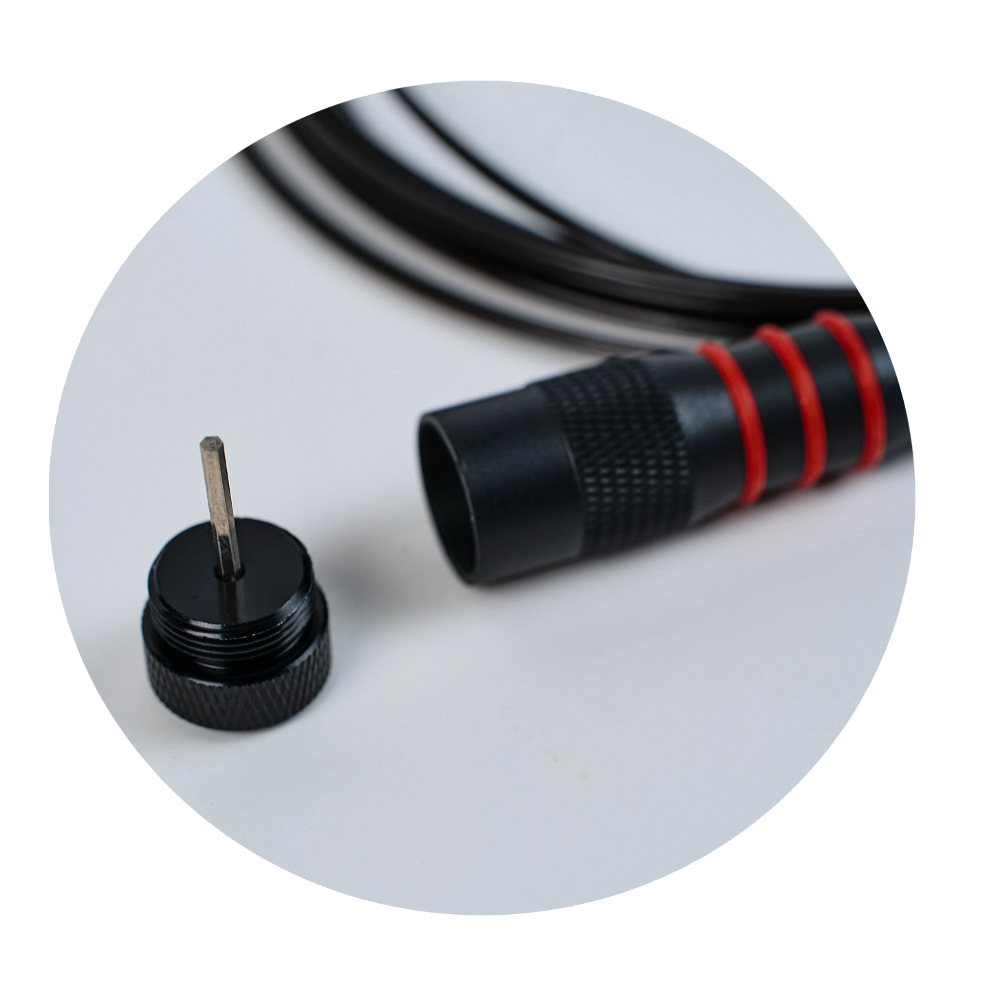 Chave embutida para ajuste do cabo