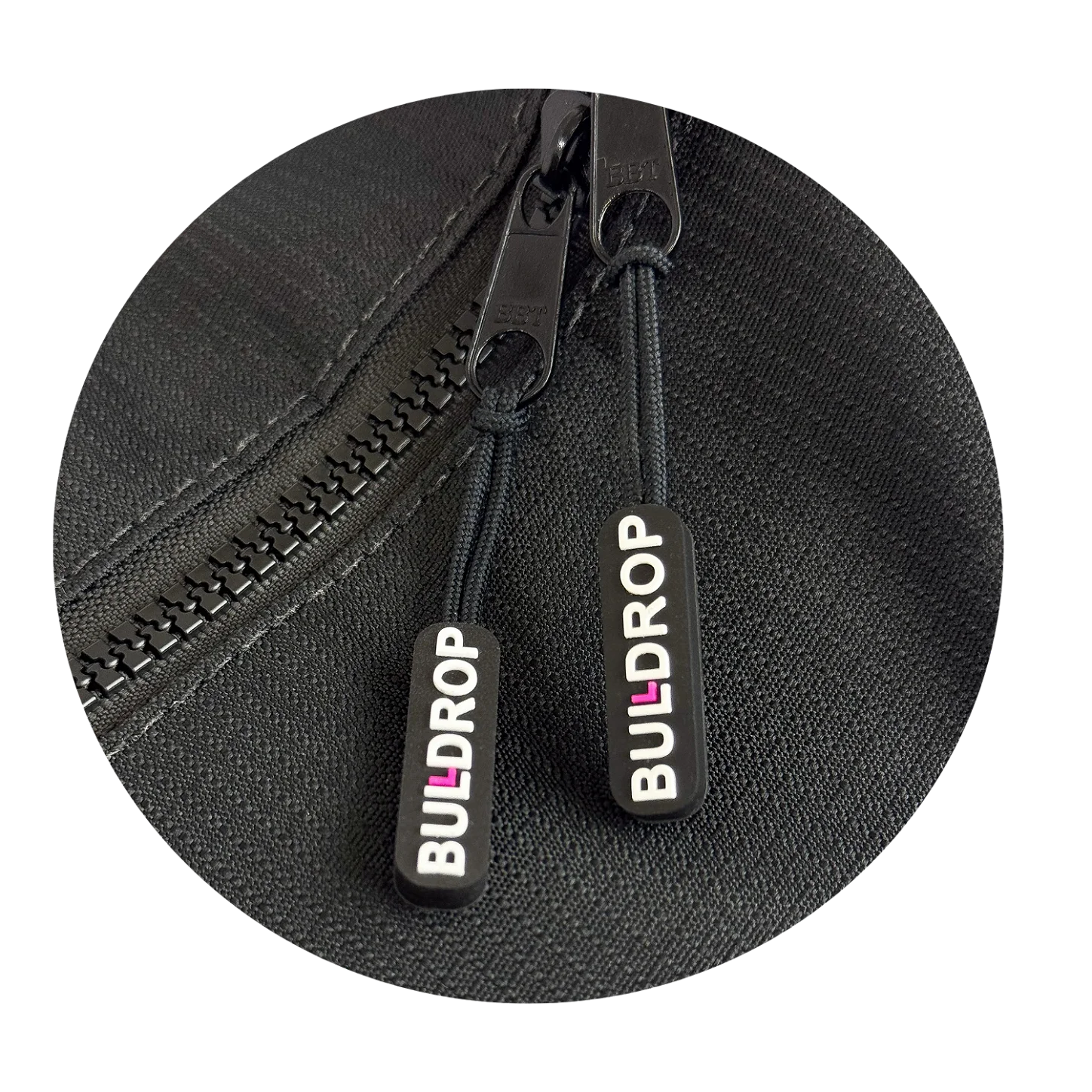 Detalhe de zíper reforçado