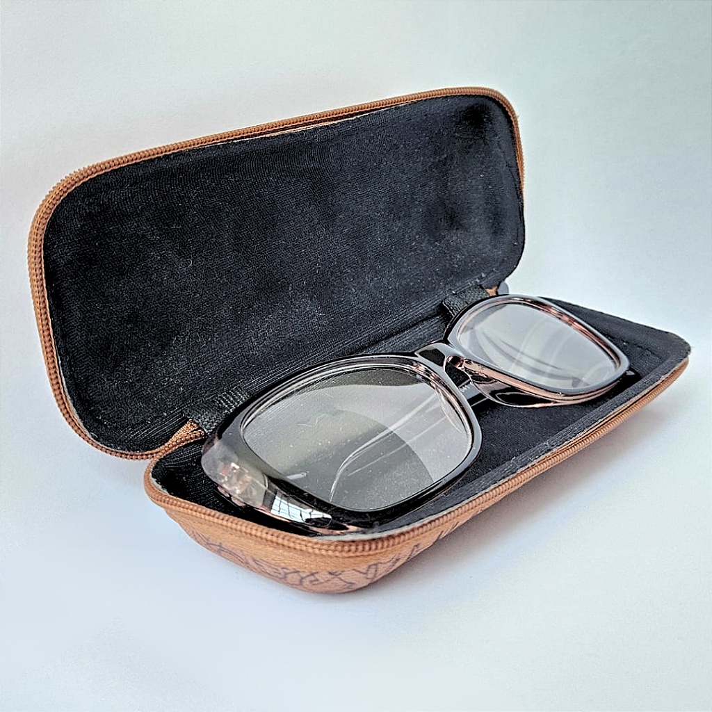 Case de Proteção - Draw Brown - Óculos de Leitura - AOTO
