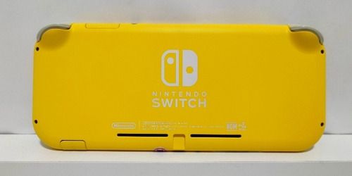 Nintendo Switch Lite Amarelo + Case Luigi - Semi-Novo - Carvalho Games