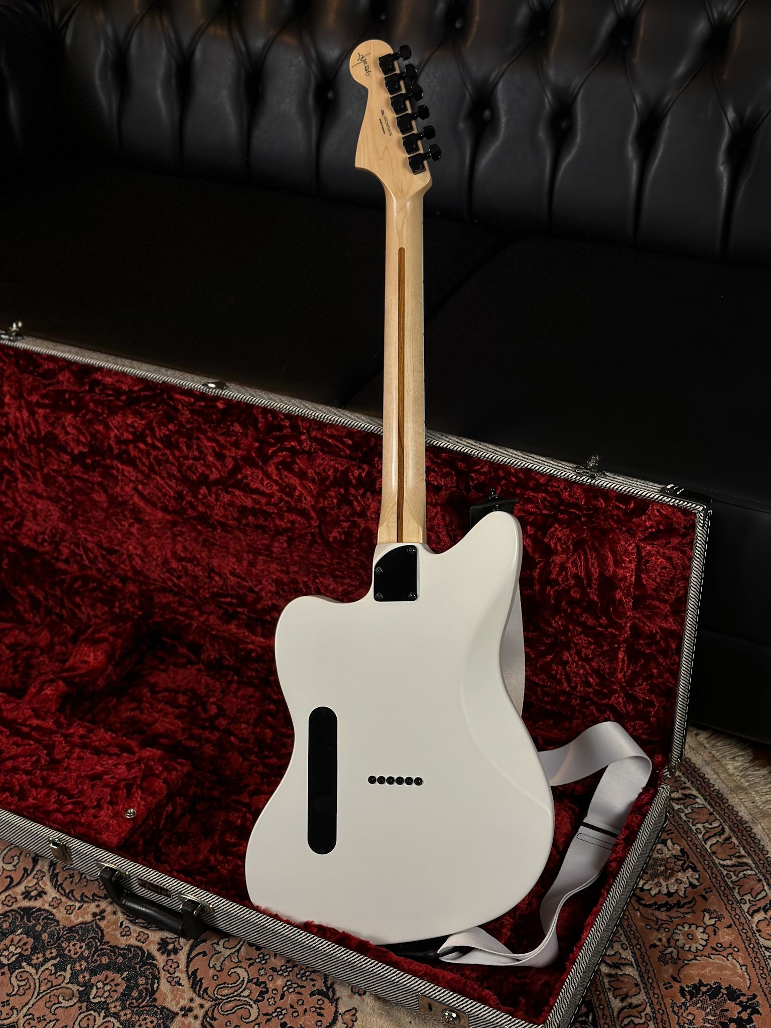 Guitarra Fender Jazzmaster Jim Root Signature White V4 Crunch Music