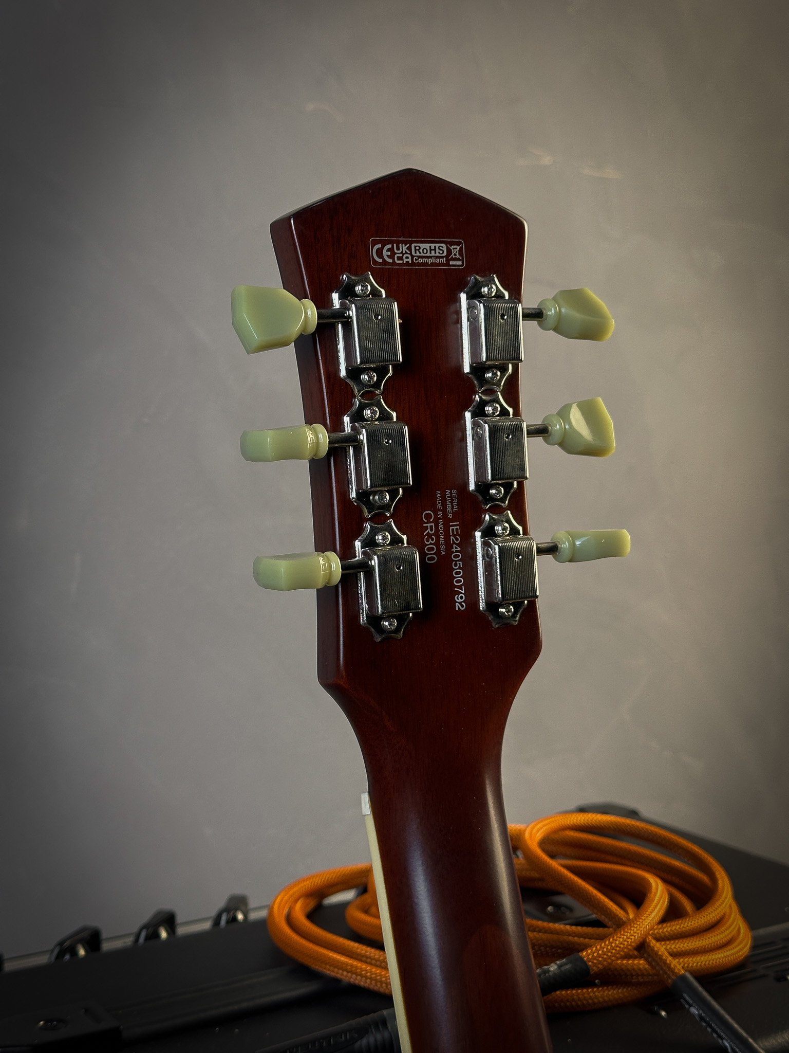 GUITARRA CORT - CR 300 ATB - HUMBUCKER - PONTE FIXA - Crunch Music