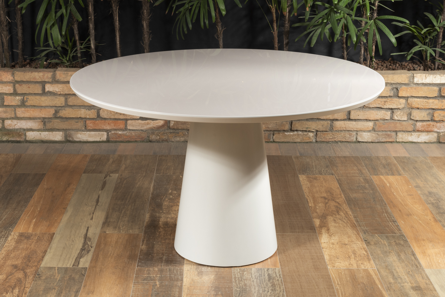 Mesa de Jantar Redonda 2,30m Base Cone Inteira Off White - Vale ...