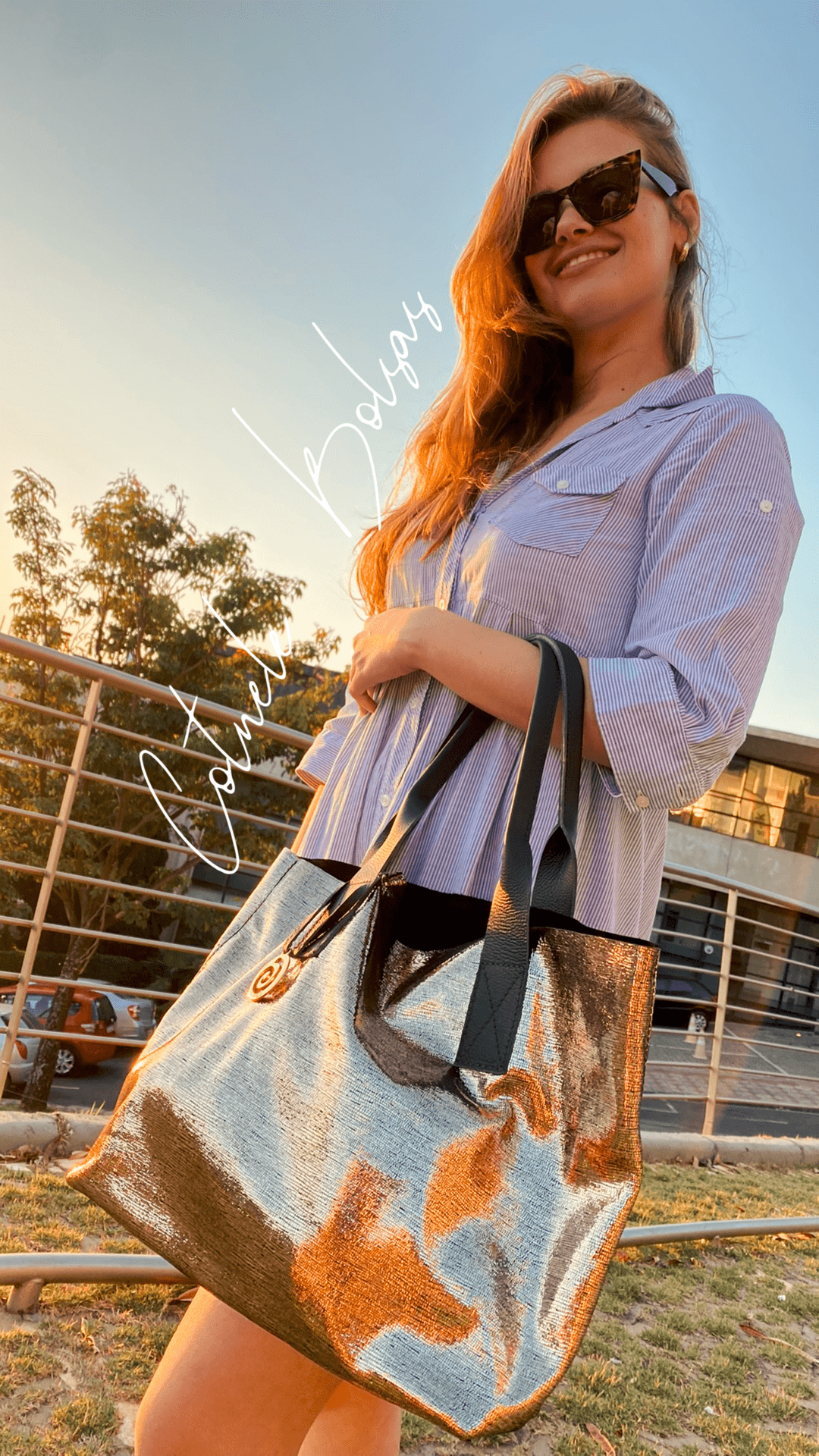 Bolsa sacola couro dourada cotnele - Bolsas Cotnele - Moda e Design em  bolsas femininas em couro