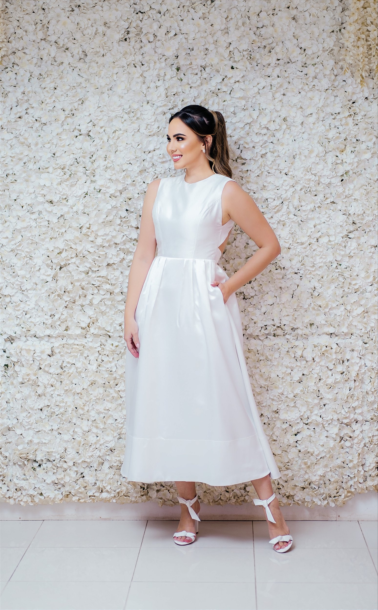 VESTIDO BRANCO MIDI AGILITA FRENTE FECHADA E COSTA NUA Closet das 2