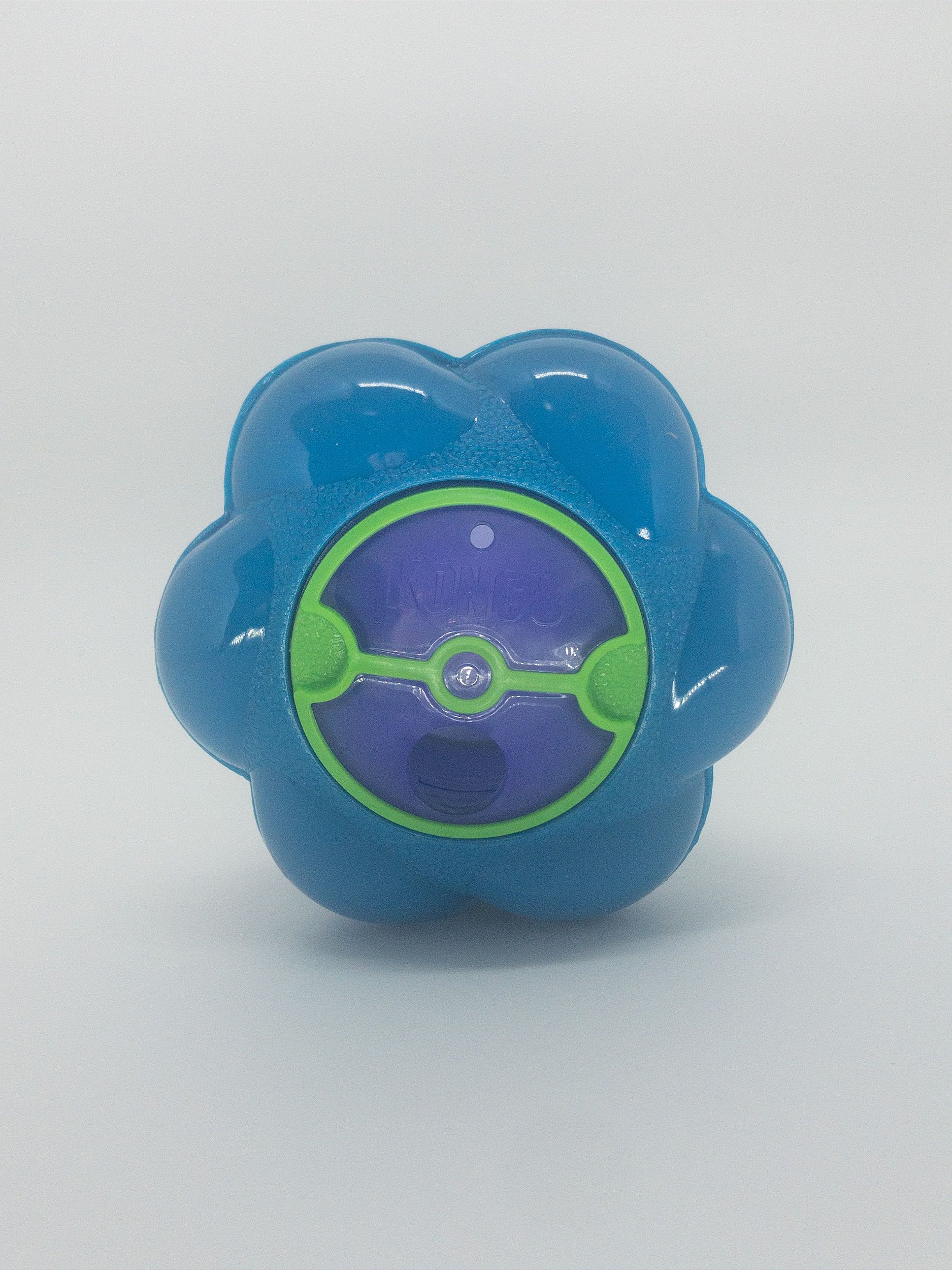 KONG Flipz Pet in Action