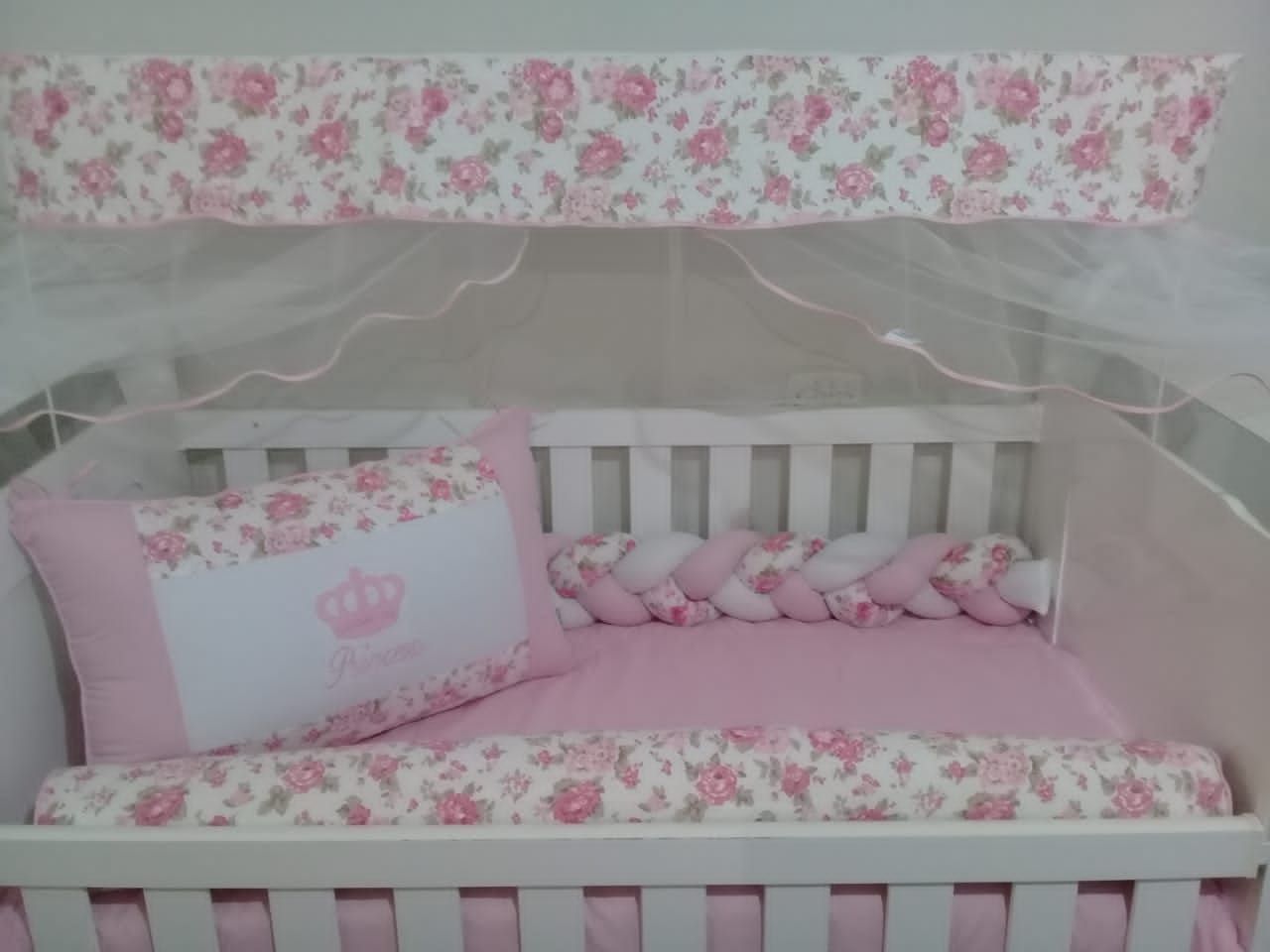 Kit Protetor Berço Bebê Menina Coração Floral Rose 8 Peças em