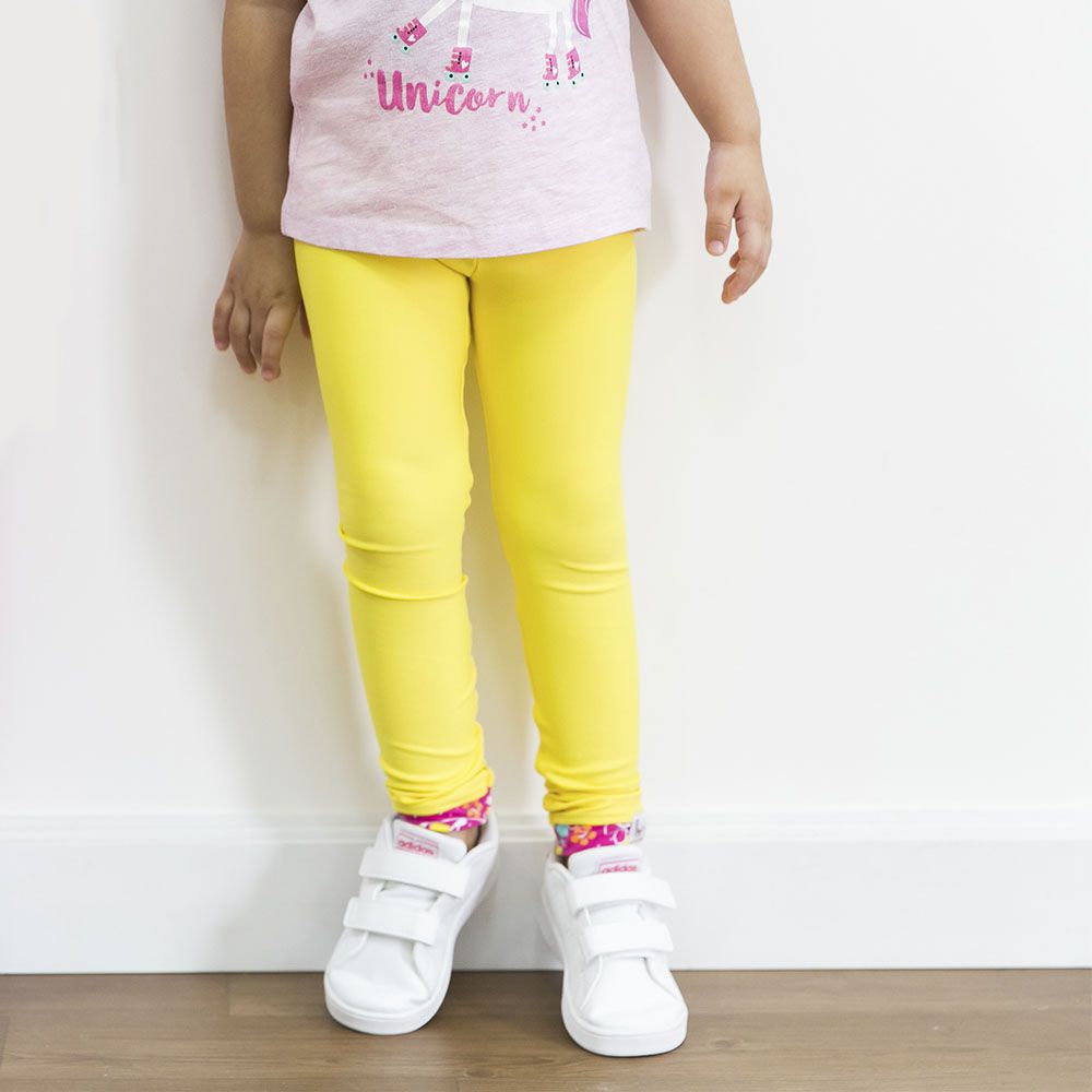 Calça Legging Infantil Amarela Brasil com detalhe floral - Calça