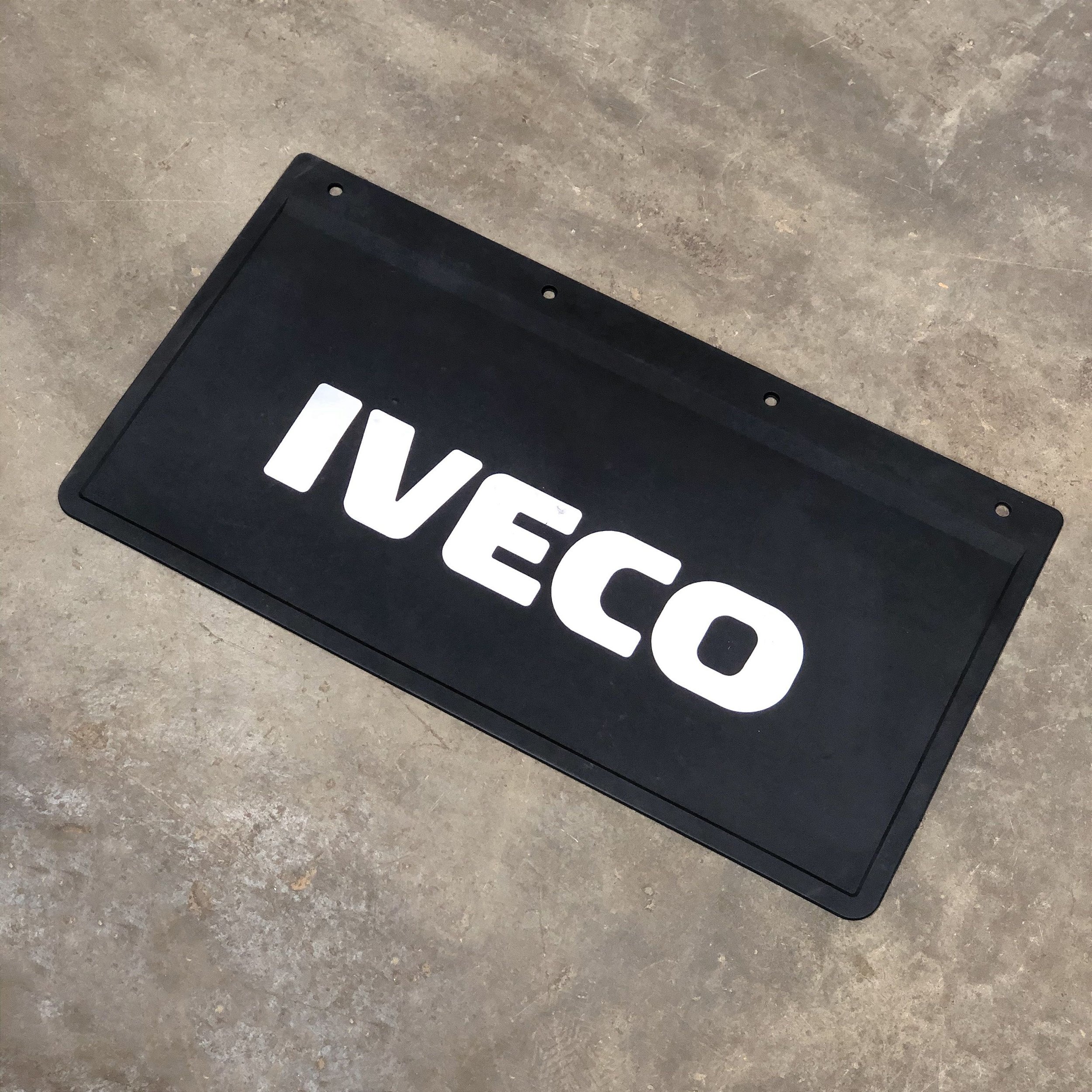 Apara Barro Traseiro Iveco 64x35cm - Planeta Truck Peças e