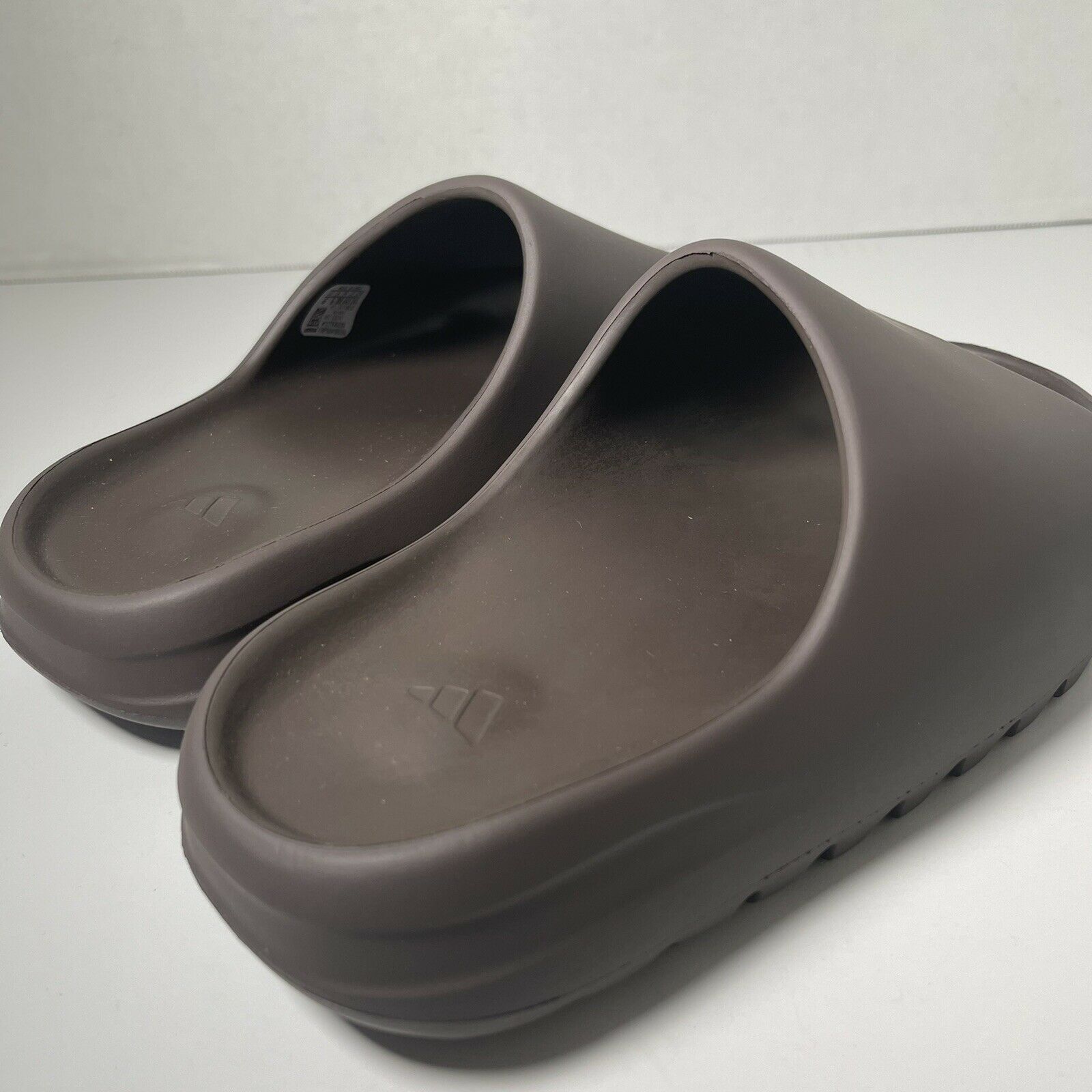adidas Yeezy Slide 'Soot' - Boutique ZeroUm | Conceito Hype