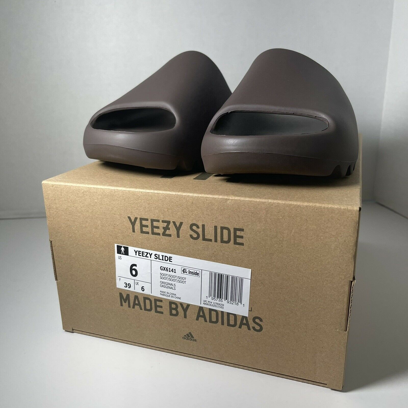 adidas Yeezy Slide 'Soot' - Boutique ZeroUm | Conceito Hype