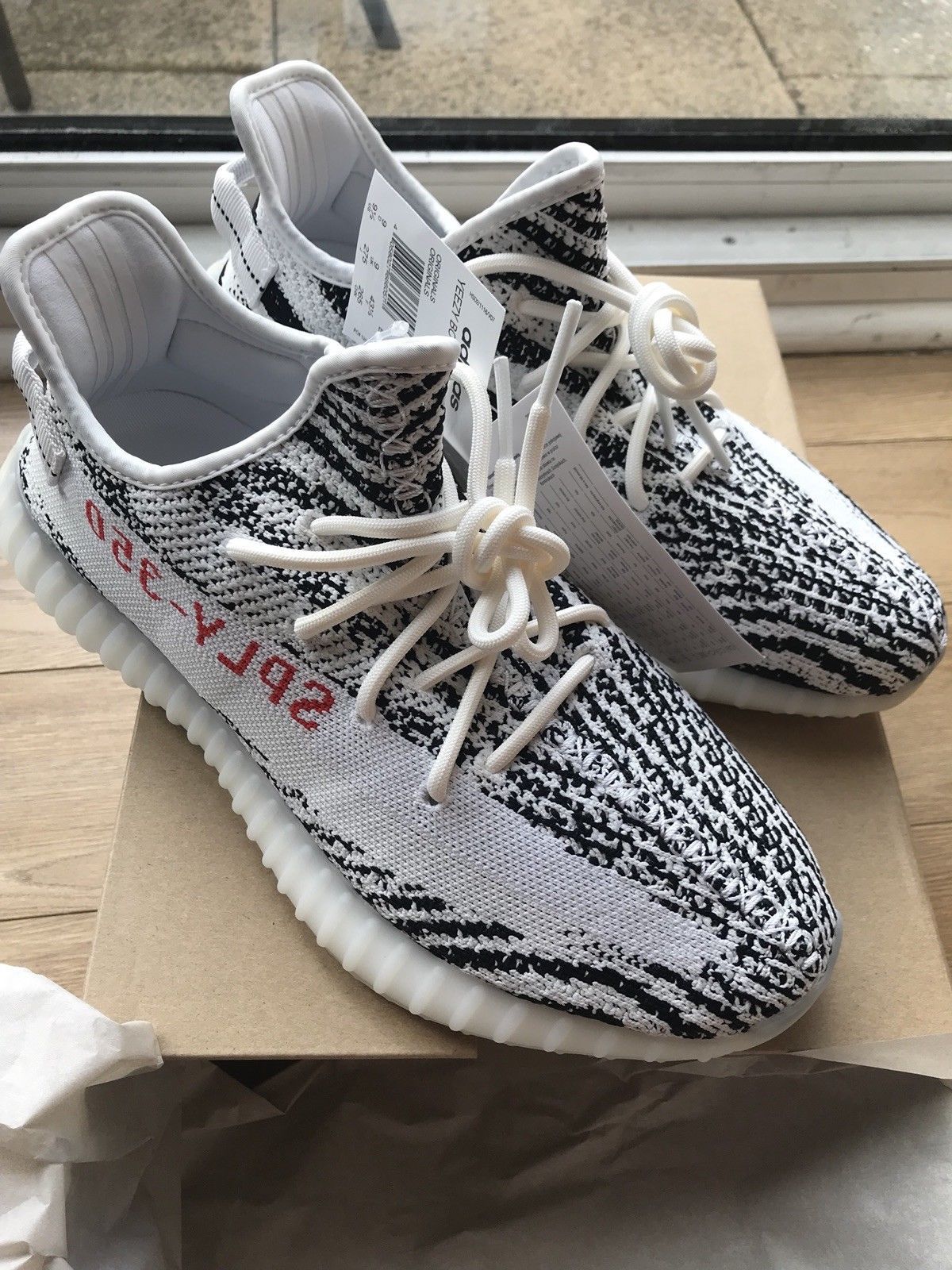 Adidas Yeezy Boost 350 v2 Zebra - Boutique ZeroUm | Conceito Hype