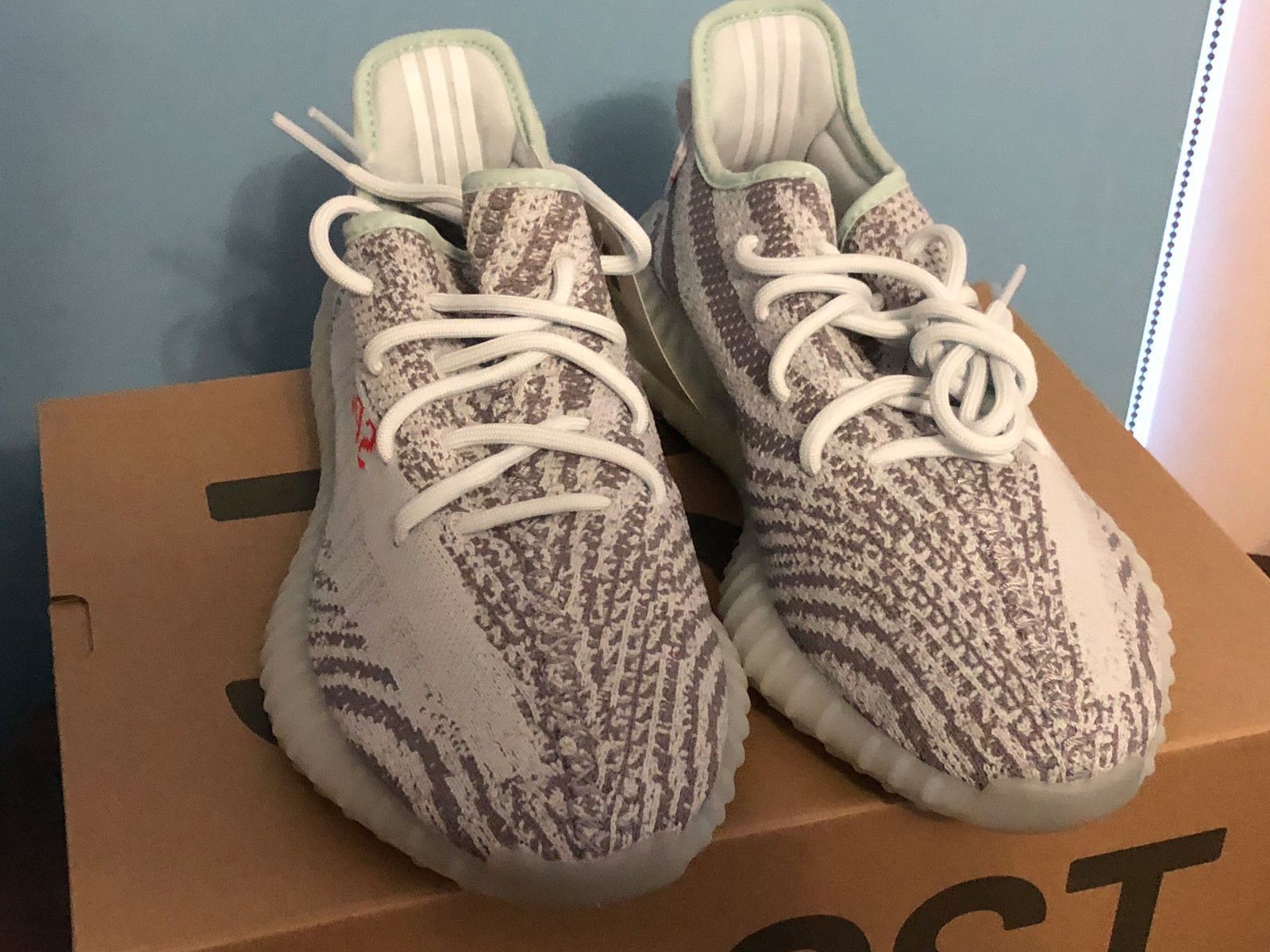 Adidas Yeezy Boost 350 v2 Blue Tint - Boutique ZeroUm | Conceito