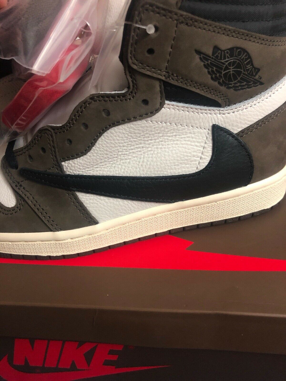 Air Jordan 1 Travis Scott - Boutique ZeroUm | Conceito Hype Air Jordan 1 Travis Scott - Boutique ZeroUm | Conceito Hype