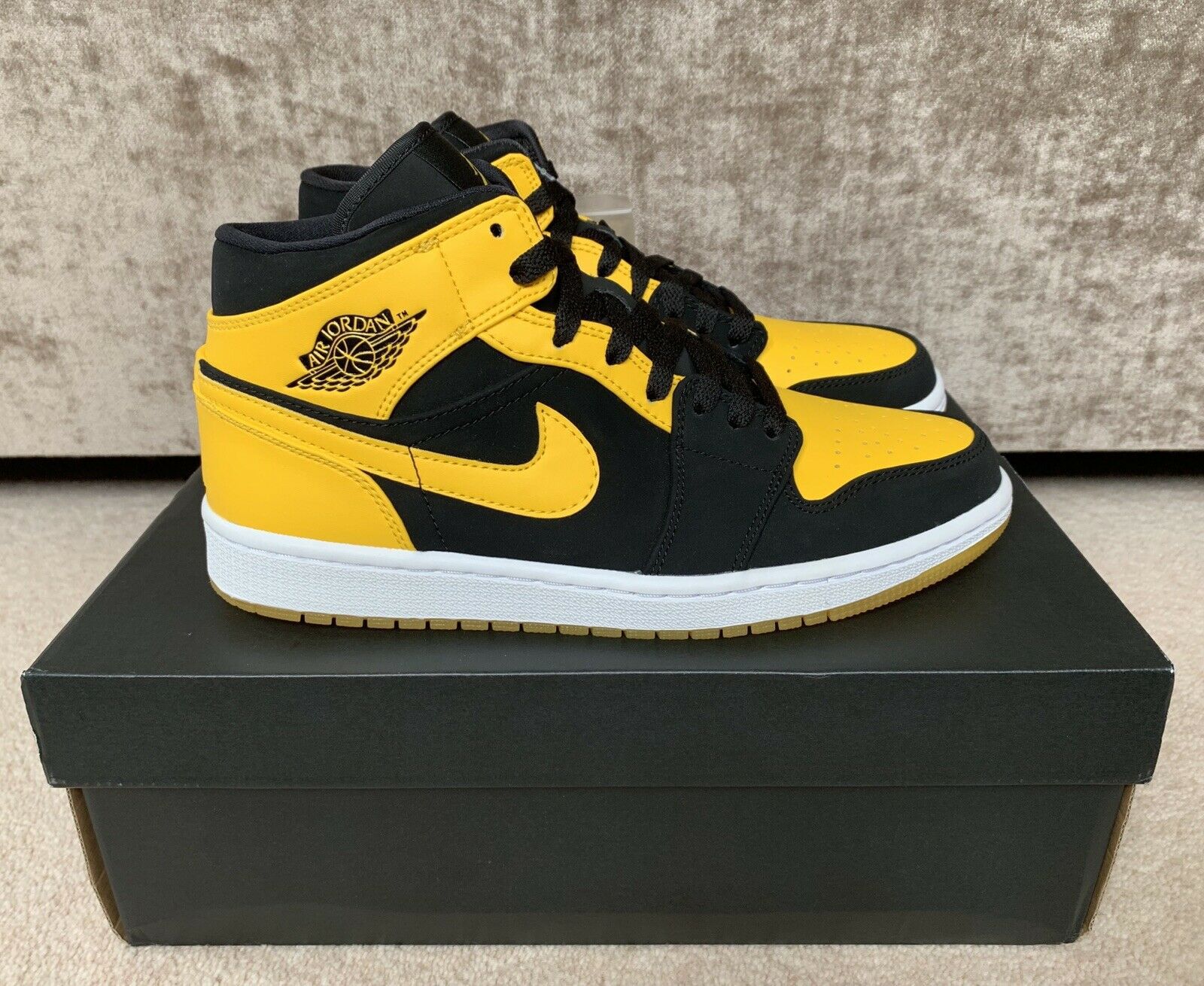 New love 1s online