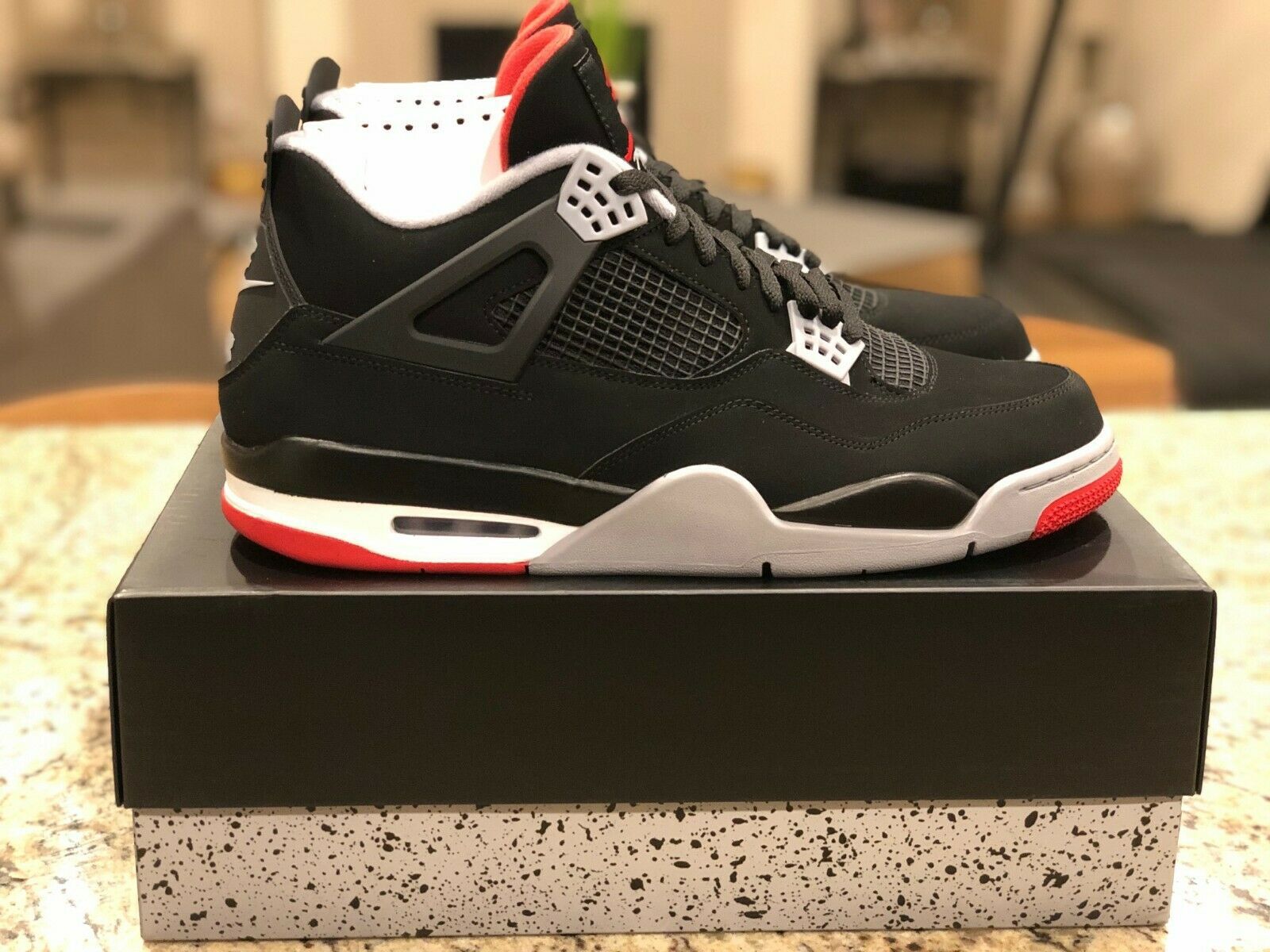 Air Jordan 4 Retro Bred - Boutique ZeroUm | Conceito Hype de A-Z
