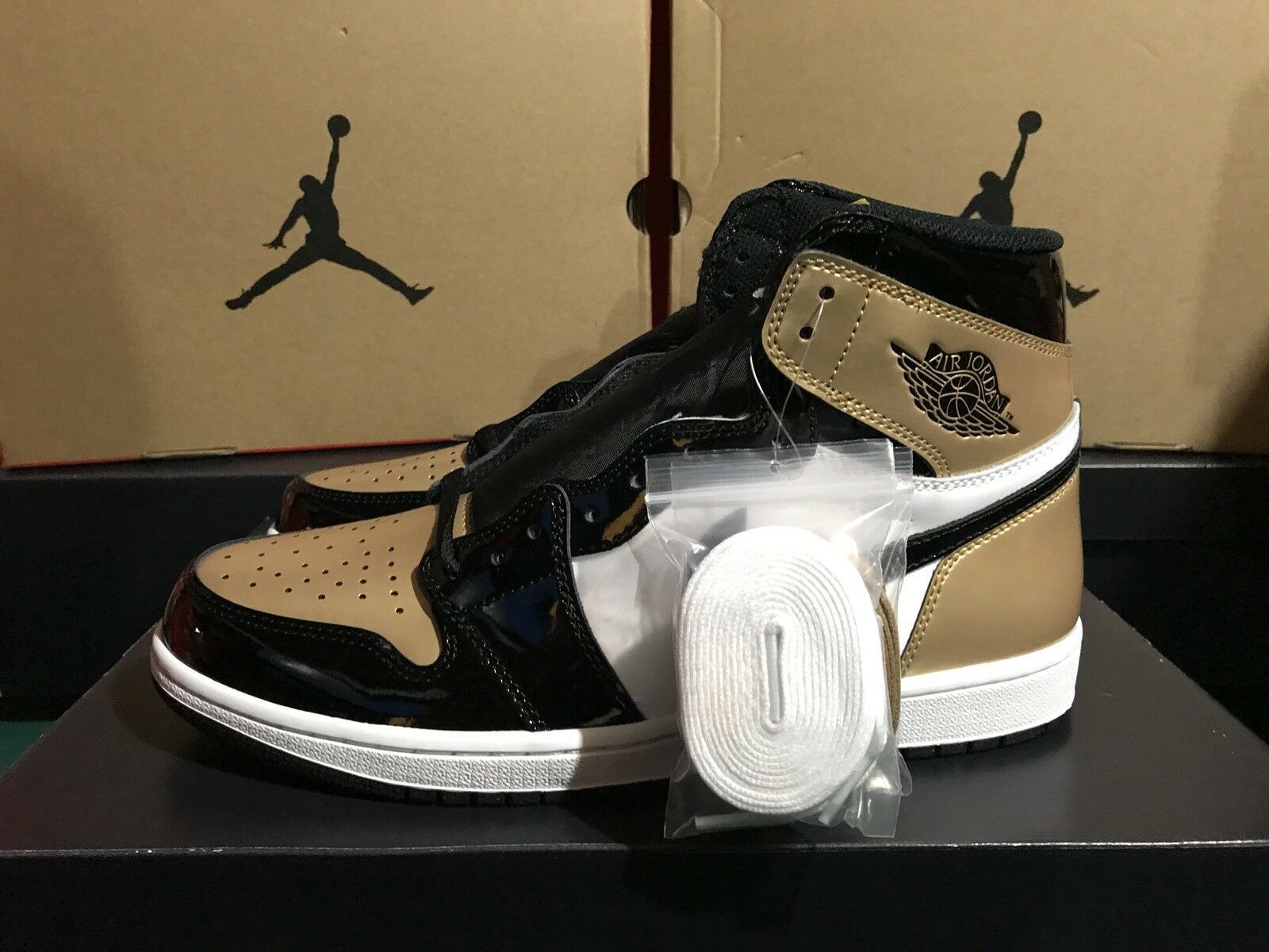 Air Jordan 1 Retro High NRG 'Gold Toe' - Boutique ZeroUm