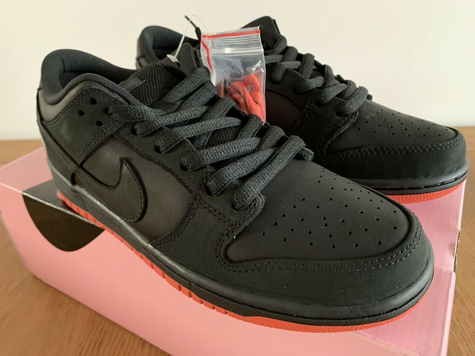 NIKE x STAPLE - SB Dunk Low (Autografado) 