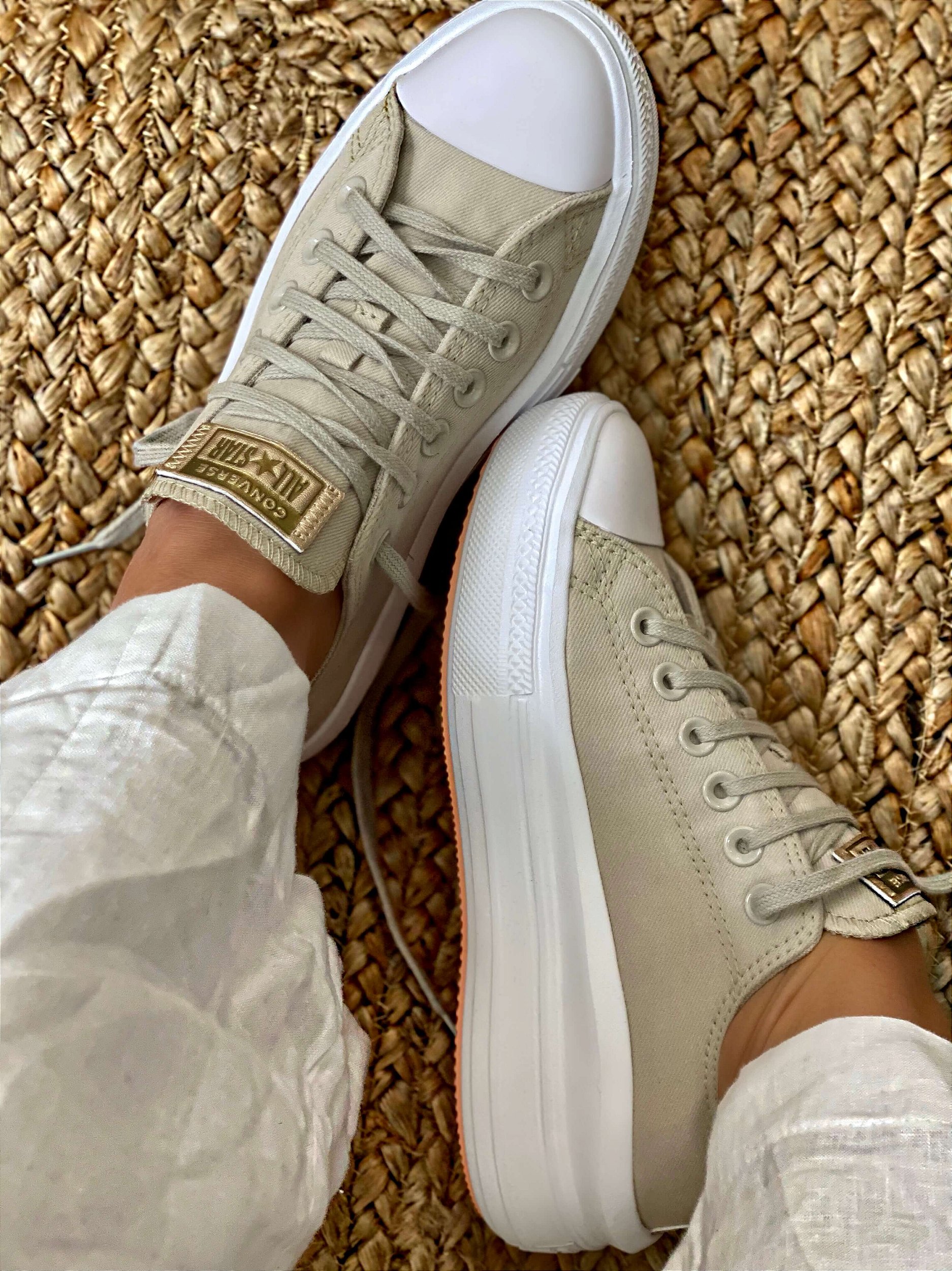 Tênis Converse All Star Cano Curto Bege e Dourado