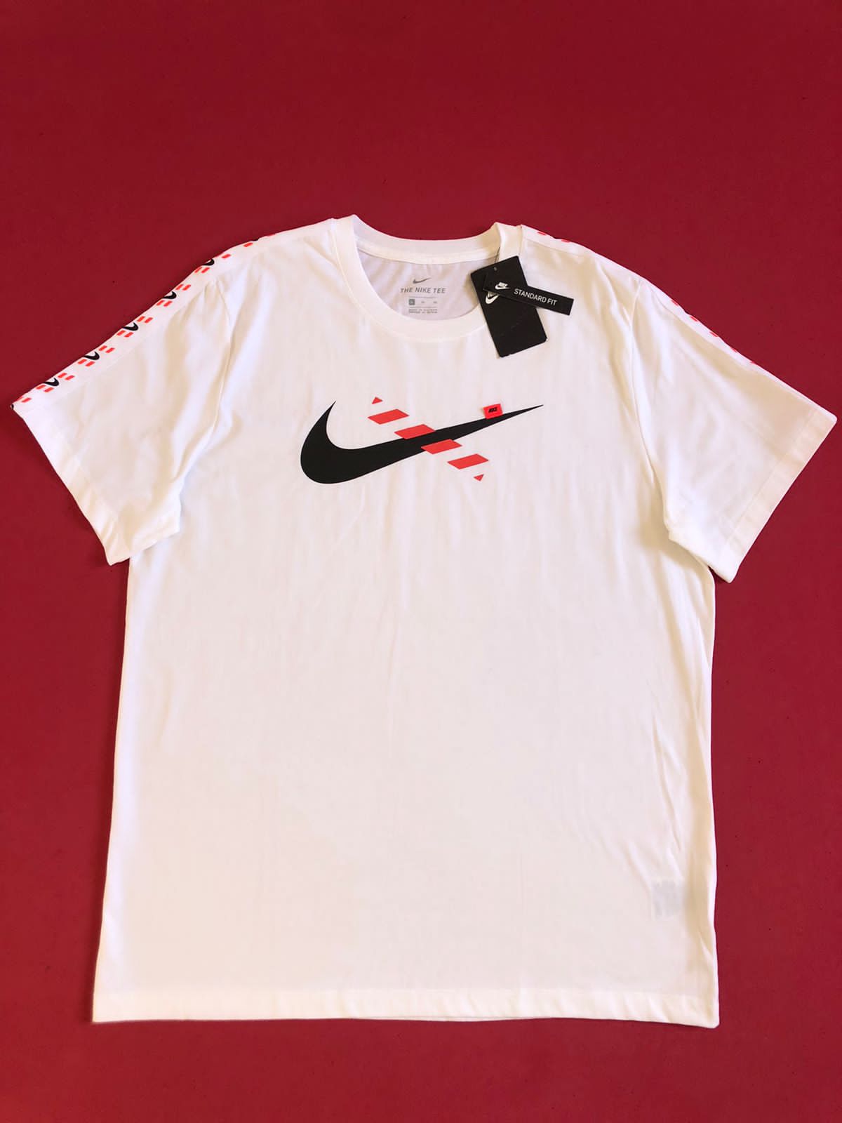 Camiseta Nike Sportswear Swoosh Branca - GNB Store