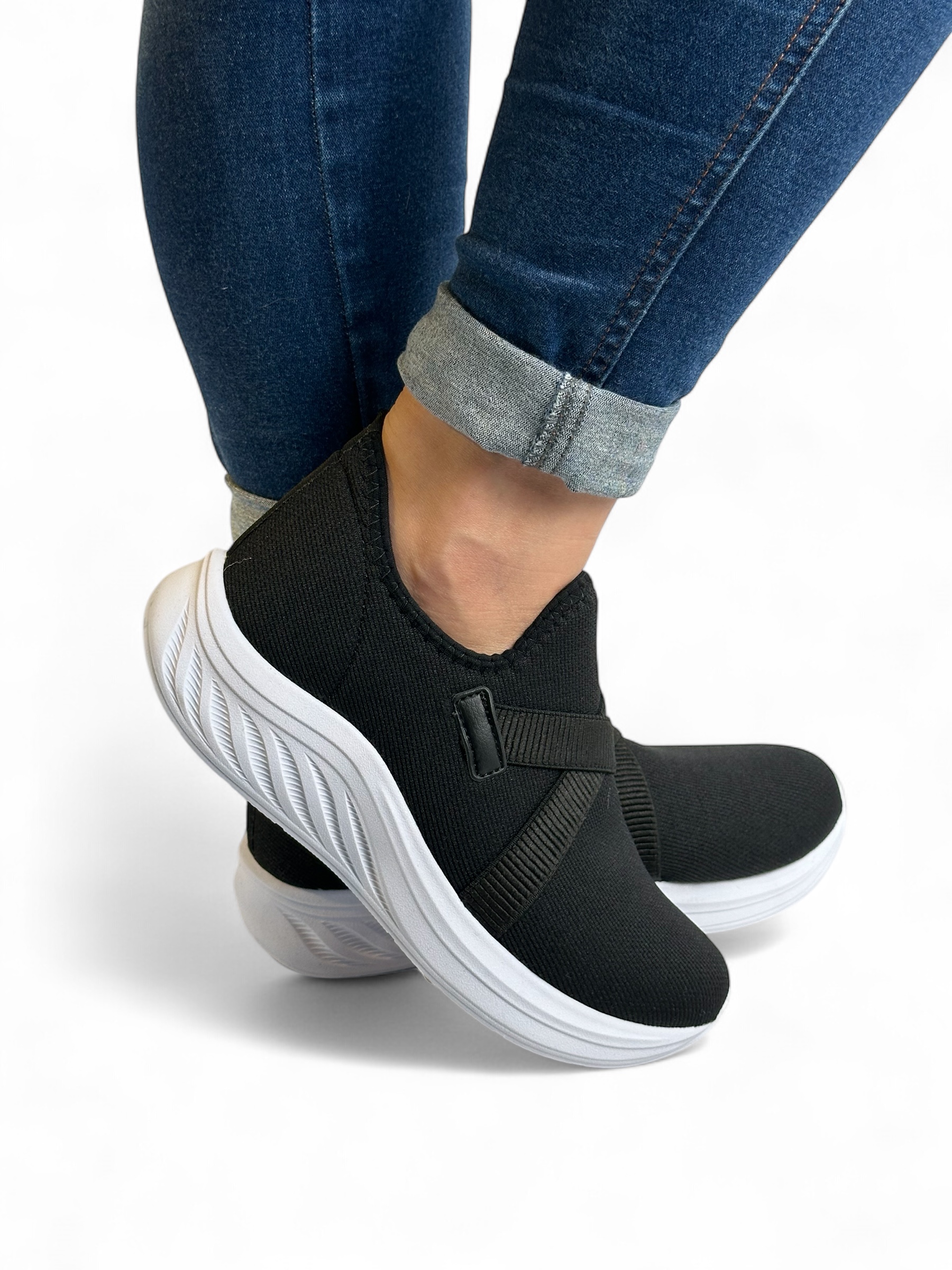 Tênis Meia Elástico cruzado Preto Palmilha Gel