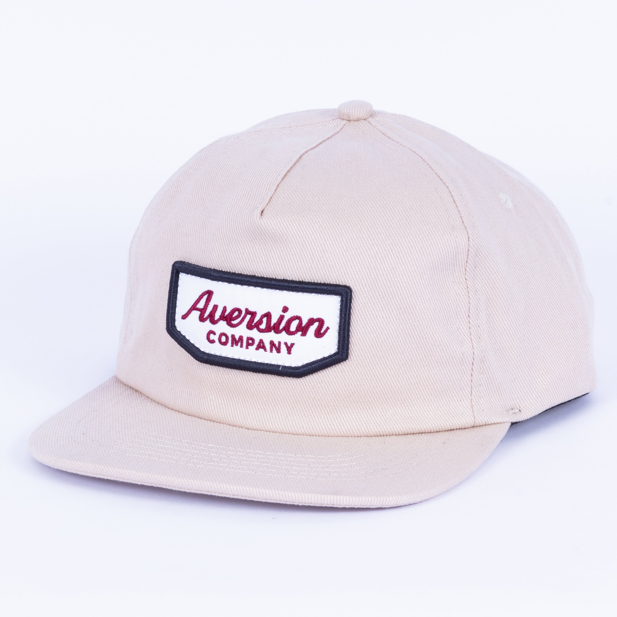 Boné Aversion Snapback Desestruturado Aba Reta Bege - Model Badge -  Aversion Outfits Co. | Camisetas, Bonés, Blusas, Bags, Gorros, Bermudas,  Bucket Hats e Acessórios