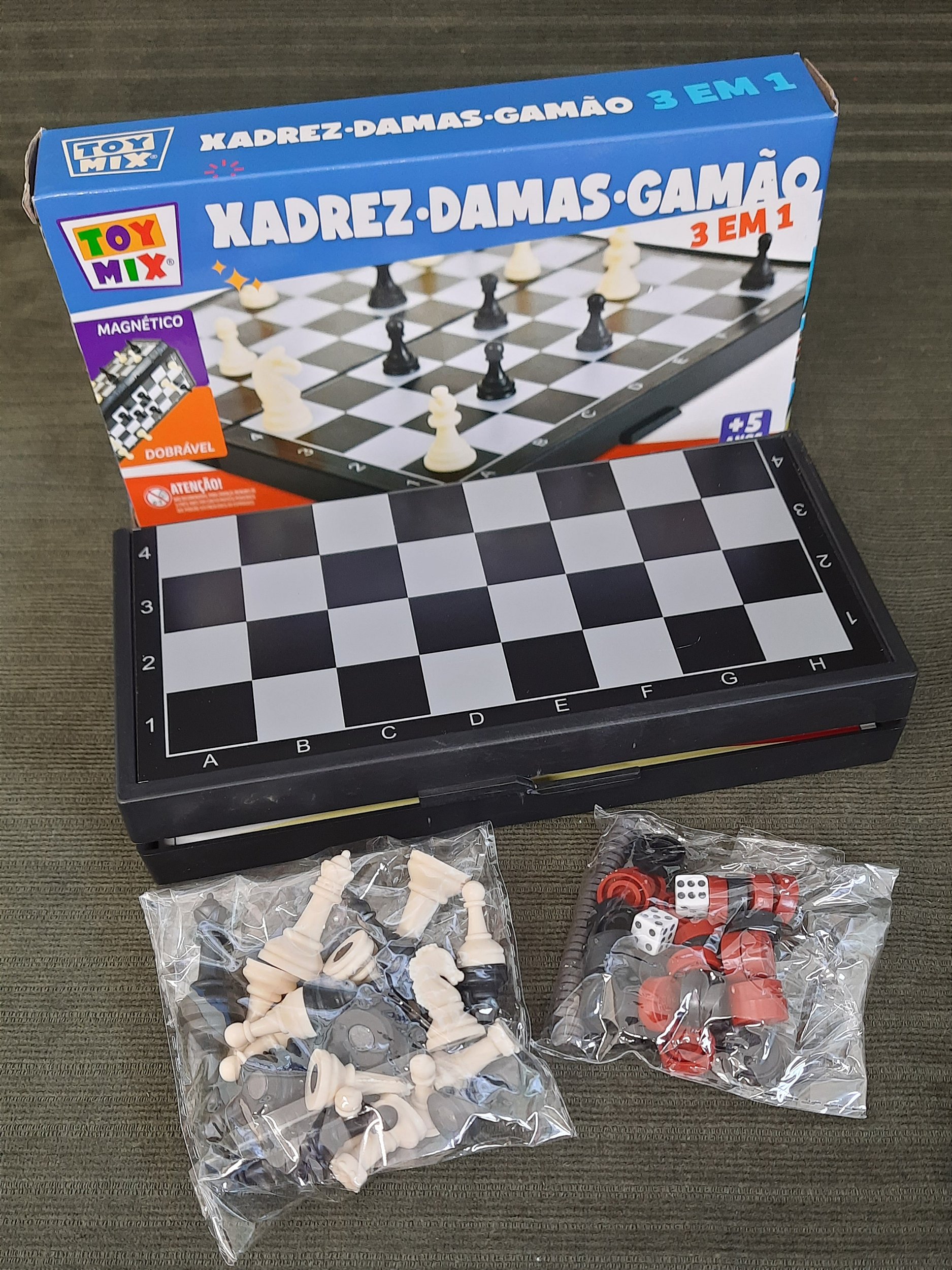 Jogo de damas e xadrez