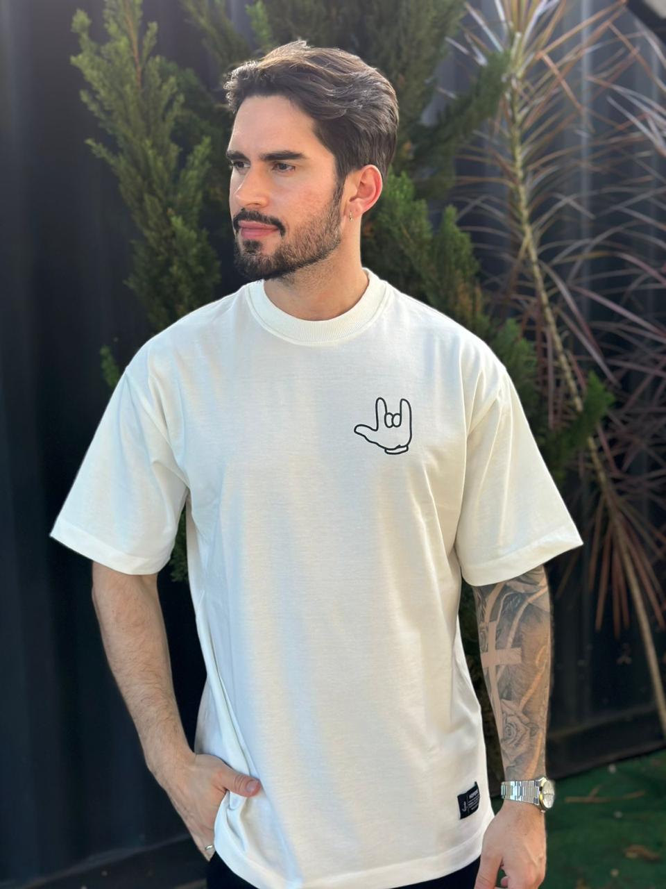 Camiseta TH Over Be Strong Off - WC SHOES