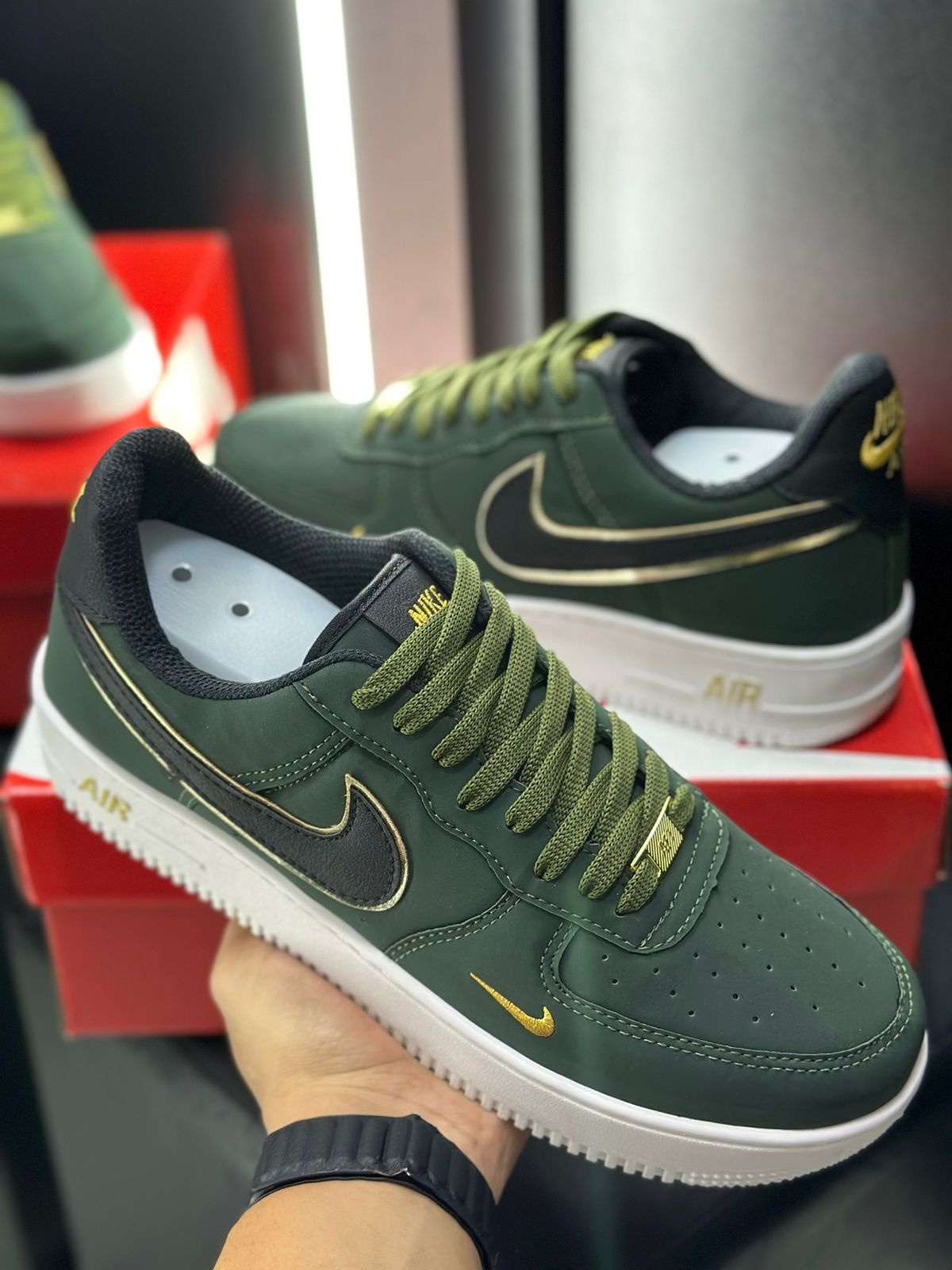 Tenis Nike Air Force 1 Verde Militar WC SHOES
