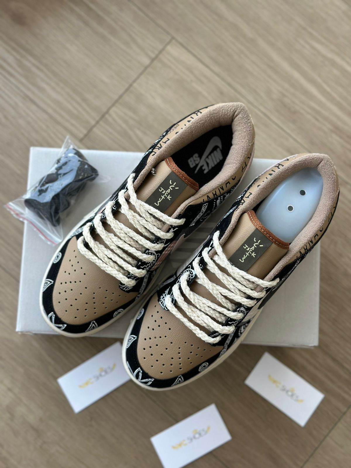 DUNK LOW SB TRAVIS SCOTT - WC SHOES