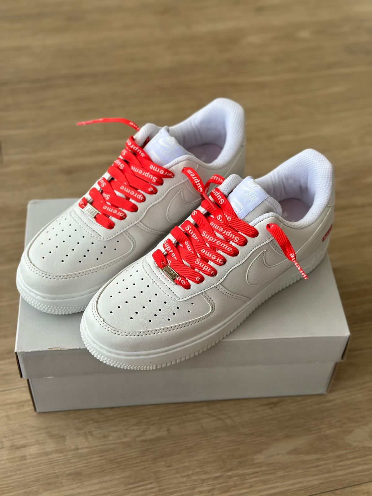 Tênis Nike Air Force x Supreme Branco - WC SHOES